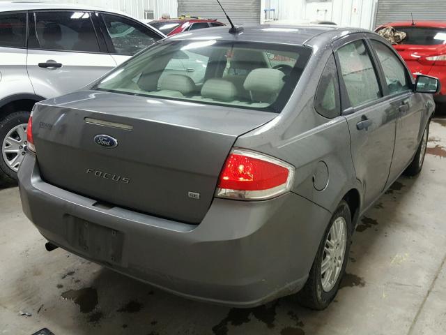 1FAHP3FN2BW132864 - 2011 FORD FOCUS SE GRAY photo 4