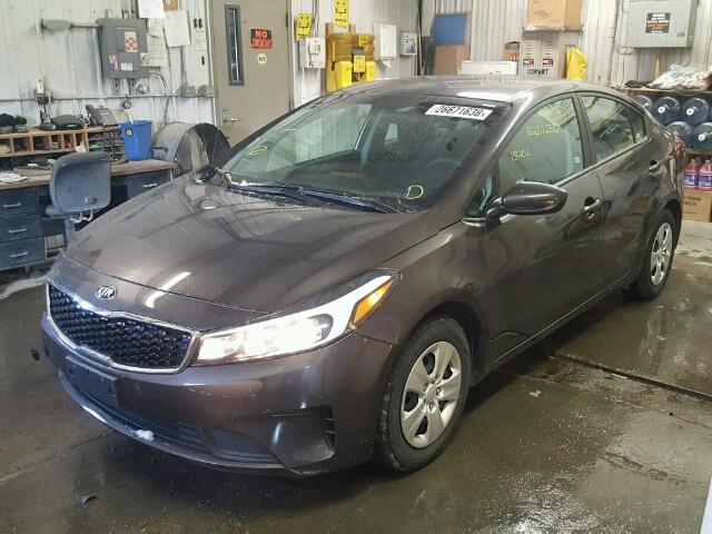 3KPFL4A73JE164775 - 2018 KIA FORTE LX BROWN photo 2