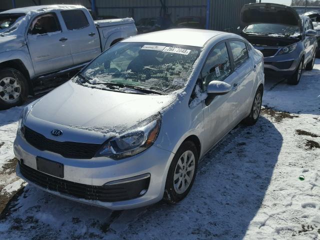 KNADM4A3XG6640369 - 2016 KIA RIO LX SILVER photo 2