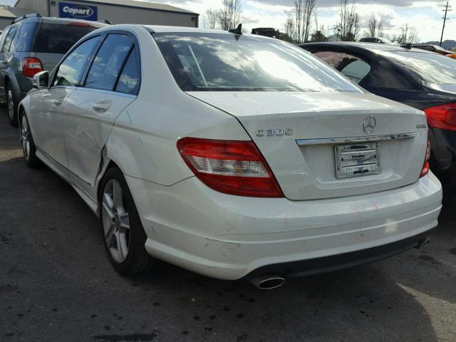 WDDGF8BB3BR153549 - 2011 MERCEDES-BENZ C 300 4MAT WHITE photo 3