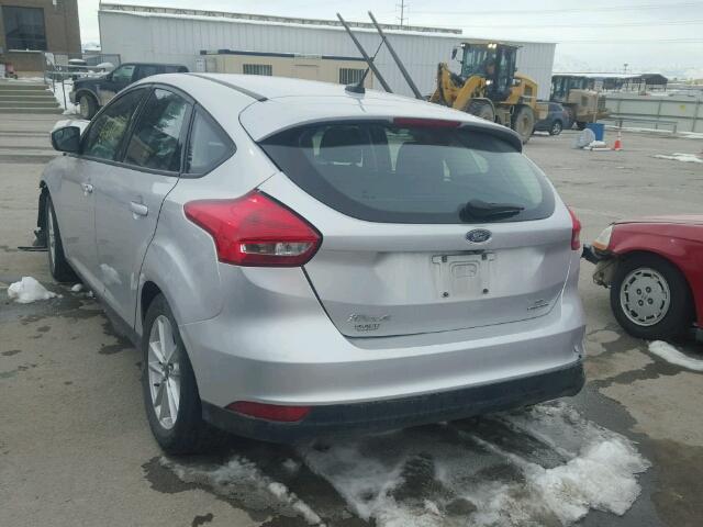 1FADP3K2XFL307007 - 2015 FORD FOCUS SE SILVER photo 3