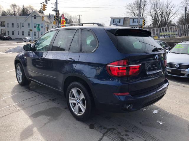 5UXZW0C55BL657762 - 2011 BMW X5 XDRIVE3 BLUE photo 3