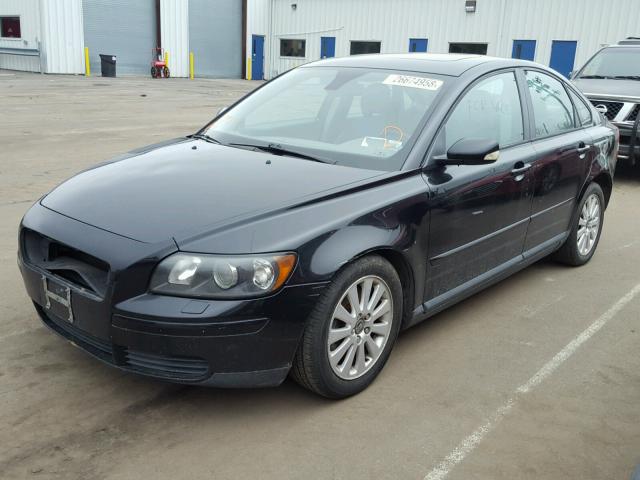 YV1MS382452120375 - 2005 VOLVO S40 2.4I BLACK photo 2