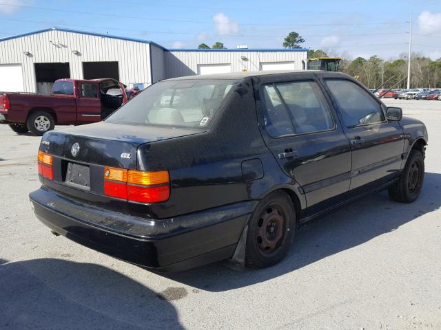 3VWRA81H5WM124825 - 1998 VOLKSWAGEN JETTA GL BLACK photo 4