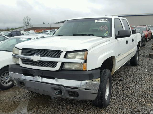 1GCHC23G14F261509 - 2004 CHEVROLET SILVERADO WHITE photo 2