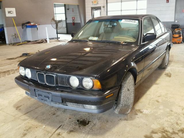 WBAHD5312NBF96104 - 1992 BMW 525 I BLACK photo 2