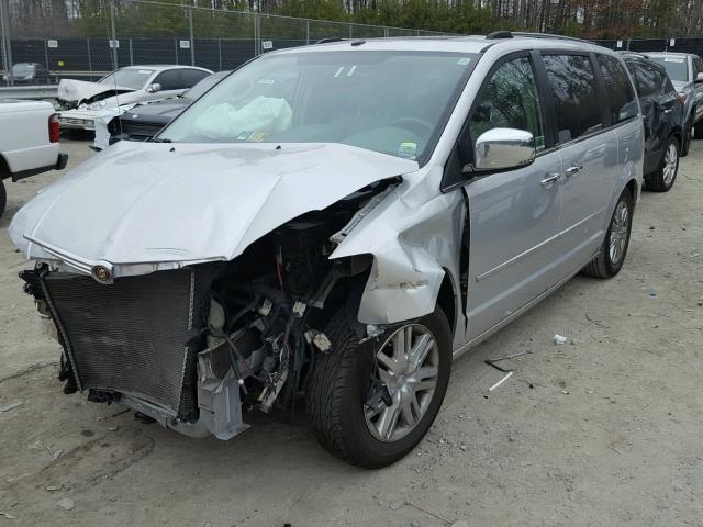 2A8HR64X78R663790 - 2008 CHRYSLER TOWN & COU SILVER photo 2