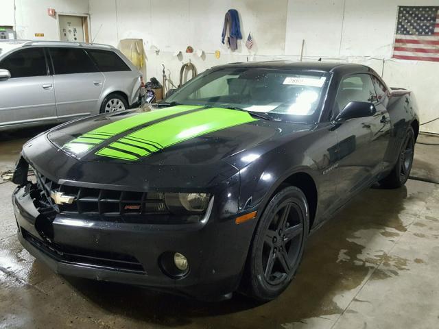 2G1FB1ED2B9108448 - 2011 CHEVROLET CAMARO LT BLACK photo 2