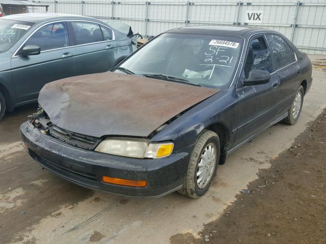 1HGCD5653TA163677 - 1996 HONDA ACCORD EX BLACK photo 2