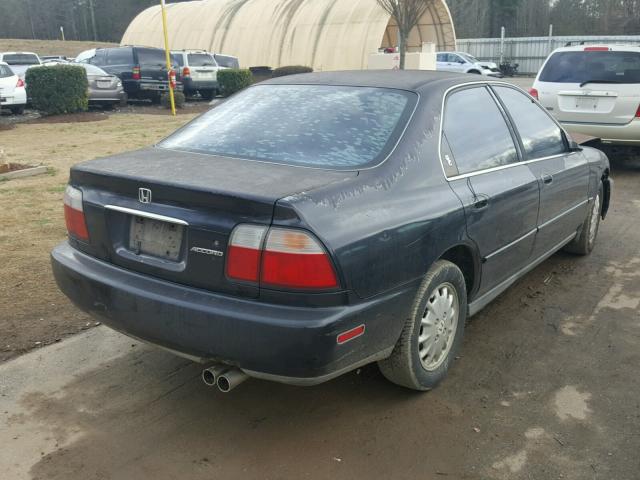 1HGCD5653TA163677 - 1996 HONDA ACCORD EX BLACK photo 4