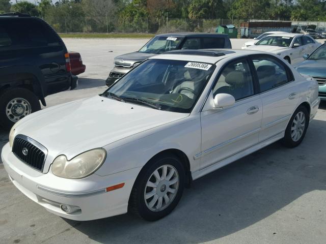 KMHWF35H12A598634 - 2002 HYUNDAI SONATA GLS WHITE photo 2