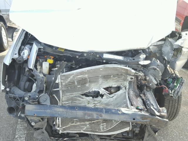 2D4RN5D10AR256044 - 2010 DODGE GRAND CARA SILVER photo 7