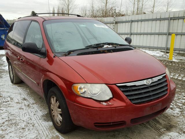 2A4GP54L47R231747 - 2007 CHRYSLER TOWN & COU RED photo 1