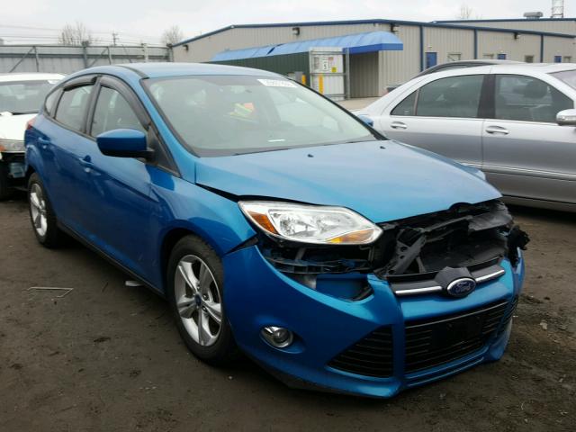 1FAHP3K2XCL265936 - 2012 FORD FOCUS SE BLUE photo 1