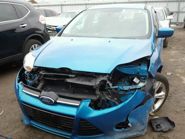 1FAHP3K2XCL265936 - 2012 FORD FOCUS SE BLUE photo 9