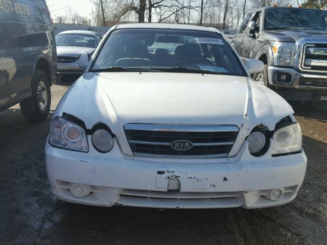 KNAGD126155420397 - 2005 KIA OPTIMA LX WHITE photo 9