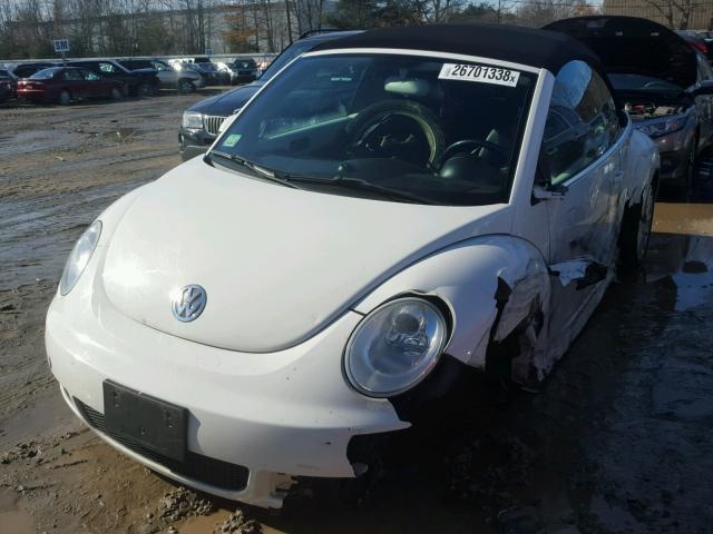 3VWRG3AL4AM006246 - 2010 VOLKSWAGEN NEW BEETLE WHITE photo 2