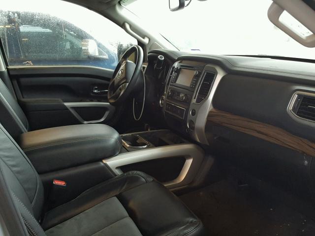 1N6AA1E66HN537360 - 2017 NISSAN TITAN SV SILVER photo 5