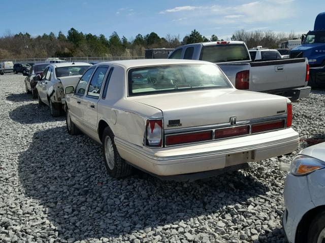 1LNLM83W7TY695434 - 1996 LINCOLN TOWN CAR C BEIGE photo 3