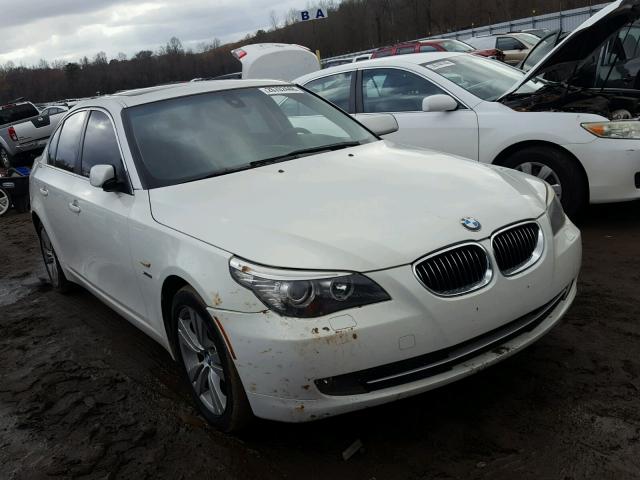 WBANV13539C152934 - 2009 BMW 528 XI WHITE photo 1