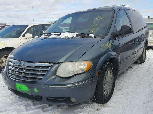 2C8GP64L05R473863 - 2005 CHRYSLER TOWN & COU GREEN photo 2