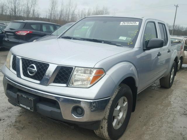 1N6AD07W67C440037 - 2007 NISSAN FRONTIER C GRAY photo 2