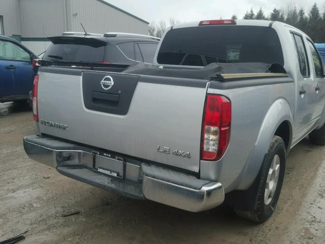 1N6AD07W67C440037 - 2007 NISSAN FRONTIER C GRAY photo 4