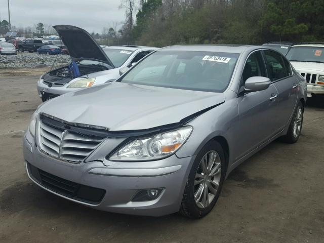 KMHGC4DE2BU123924 - 2011 HYUNDAI GENESIS 3. SILVER photo 2