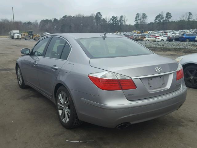 KMHGC4DE2BU123924 - 2011 HYUNDAI GENESIS 3. SILVER photo 3