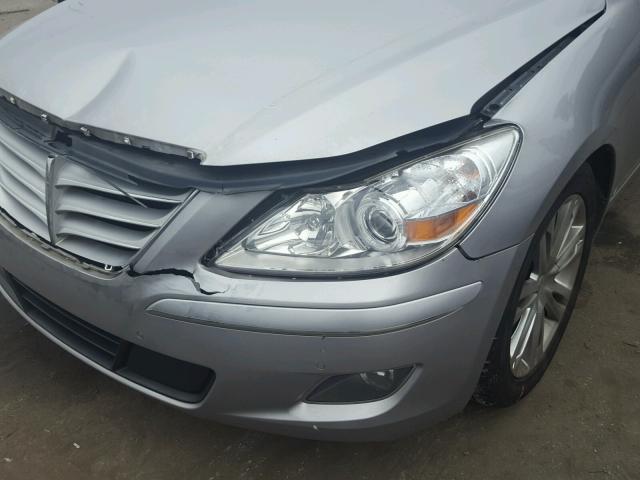 KMHGC4DE2BU123924 - 2011 HYUNDAI GENESIS 3. SILVER photo 9