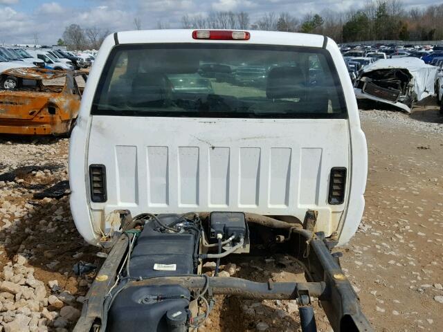 1GCHC24U77E189679 - 2007 CHEVROLET SILVERADO WHITE photo 6