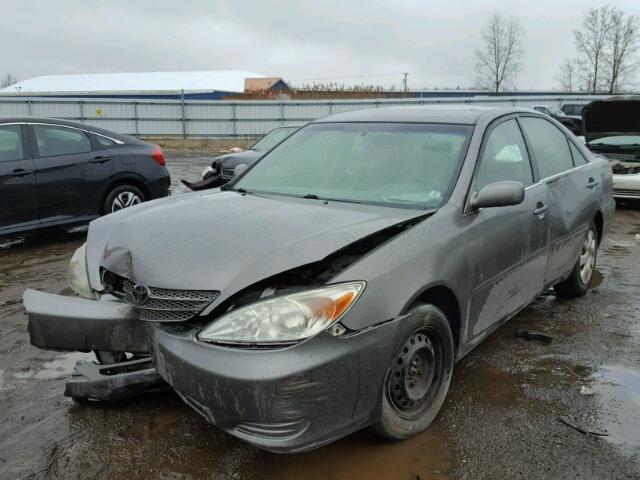 4T1BE32K02U610370 - 2002 TOYOTA CAMRY LE GRAY photo 2