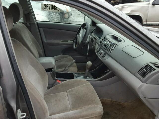 4T1BE32K02U610370 - 2002 TOYOTA CAMRY LE GRAY photo 5