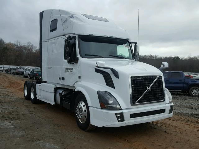 4V4NC9EH4GN940786 - 2016 VOLVO VN VNL WHITE photo 1