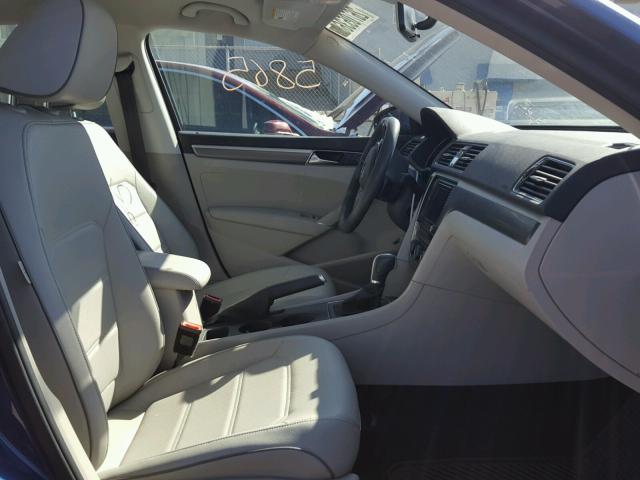 1VWDT7A32HC038606 - 2017 VOLKSWAGEN PASSAT R-L BLUE photo 5