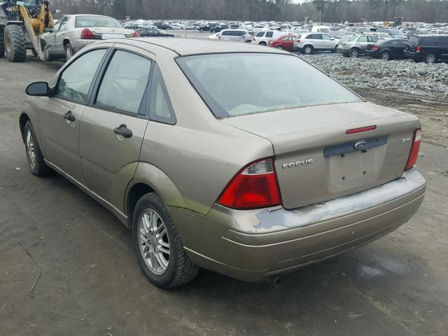 1FAFP34N65W117914 - 2005 FORD FOCUS ZX4 TAN photo 3