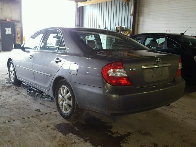 4T1BF30K33U556578 - 2003 TOYOTA CAMRY LE GRAY photo 3