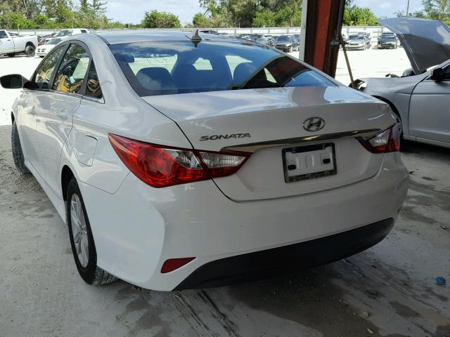 5NPEB4AC2EH875915 - 2014 HYUNDAI SONATA GLS WHITE photo 3