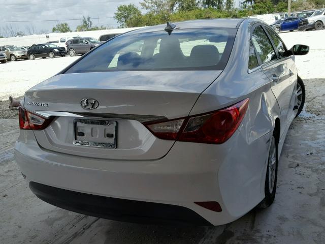 5NPEB4AC2EH875915 - 2014 HYUNDAI SONATA GLS WHITE photo 4