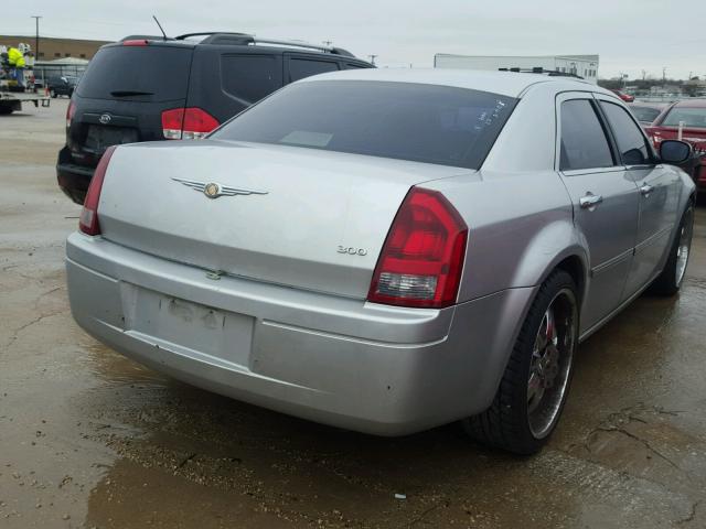 2C3KA43R57H829499 - 2007 CHRYSLER 300 SILVER photo 4