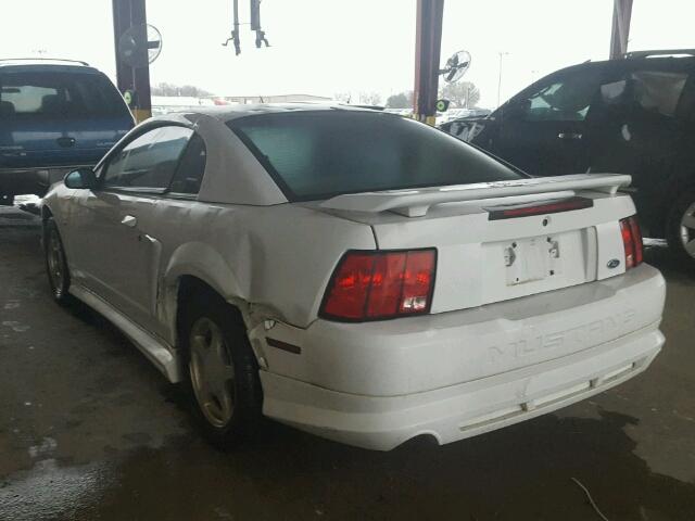 1FAFP40412F196813 - 2002 FORD MUSTANG WHITE photo 3