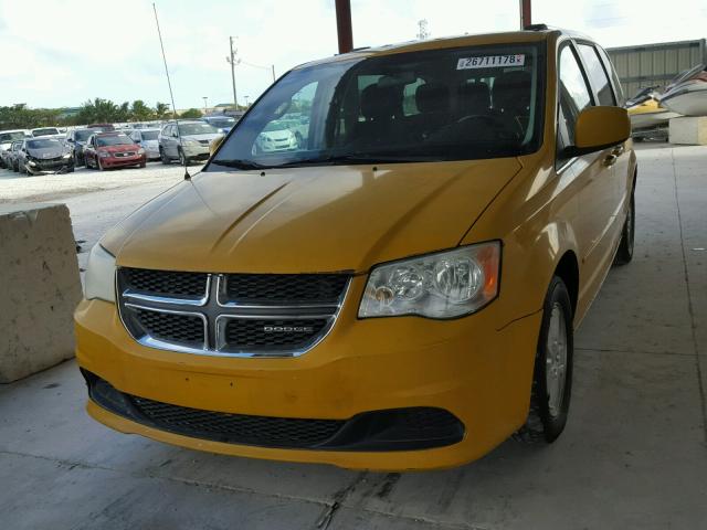 2D4RN5DG5BR707376 - 2011 DODGE GRAND CARA YELLOW photo 2