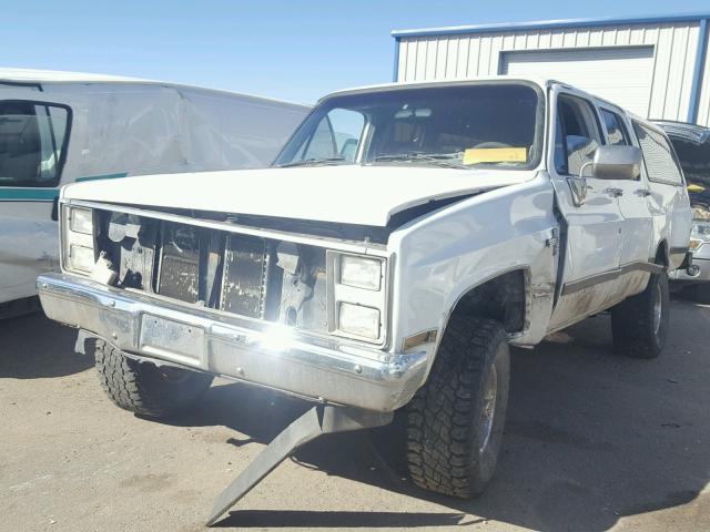 1GNEV16K9HF143311 - 1987 CHEVROLET SUBURBAN V WHITE photo 2