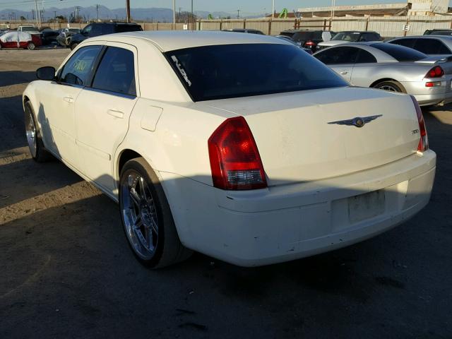 2C3KA43R76H171375 - 2006 CHRYSLER 300 WHITE photo 3