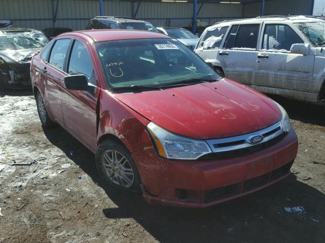 1FAHP35N79W110063 - 2009 FORD FOCUS SE RED photo 1