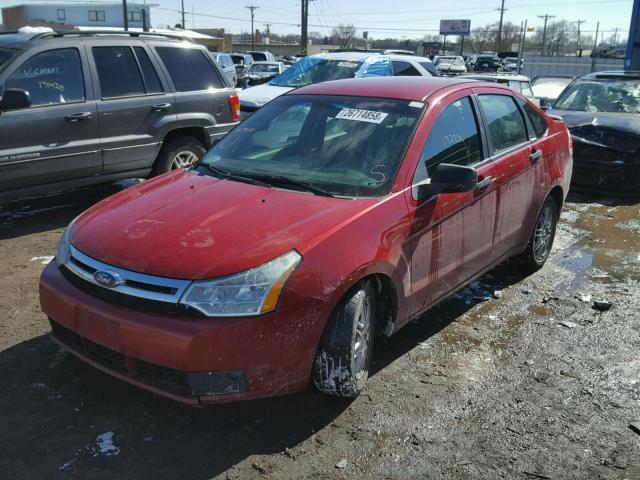 1FAHP35N79W110063 - 2009 FORD FOCUS SE RED photo 2