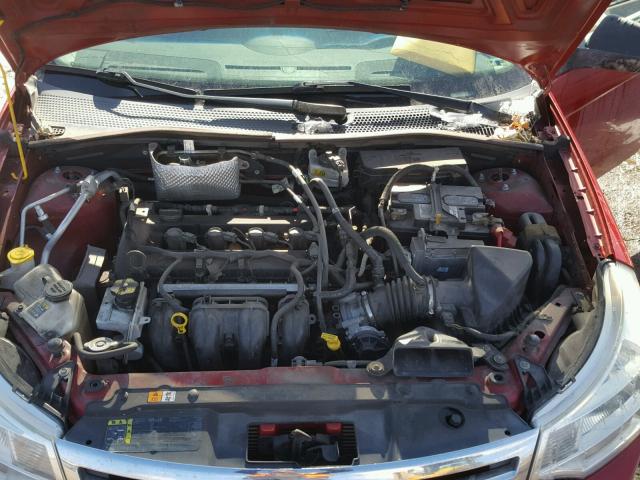 1FAHP35N79W110063 - 2009 FORD FOCUS SE RED photo 7