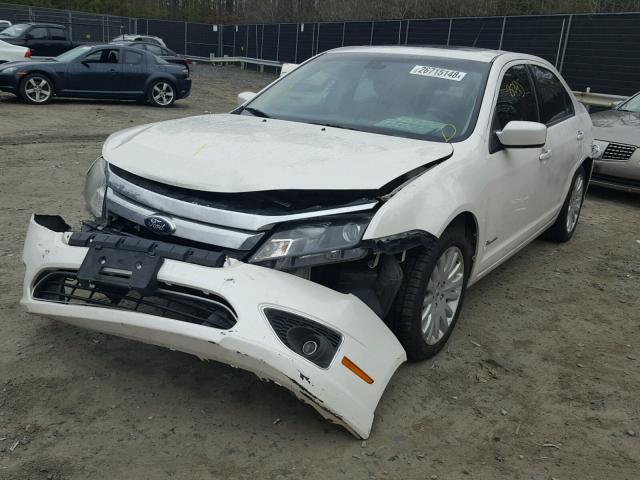 3FADP0L3XBR341028 - 2011 FORD FUSION HYB WHITE photo 2