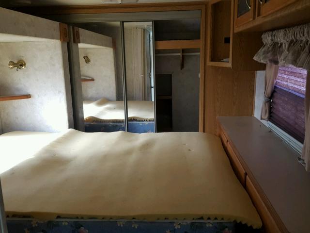 4YDF2852114053813 - 2001 KEYSTONE MONTANA WHITE photo 8