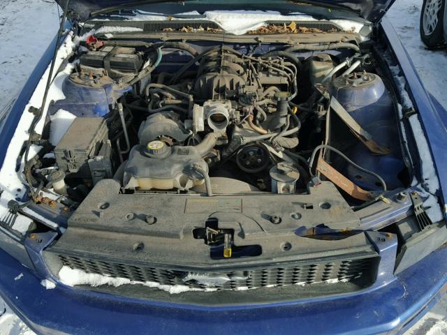 1ZVFT80N555128589 - 2005 FORD MUSTANG BLUE photo 7